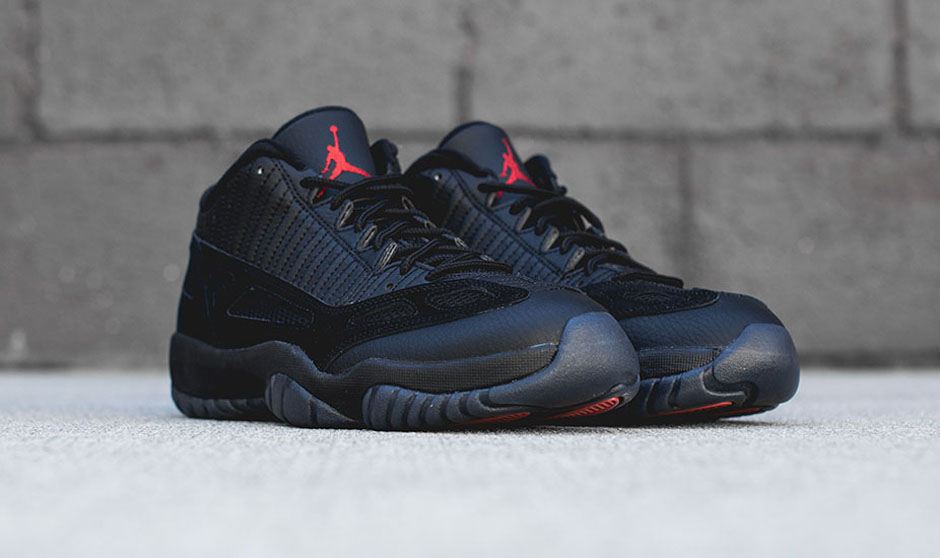 Air Jordan 11 Low IE 