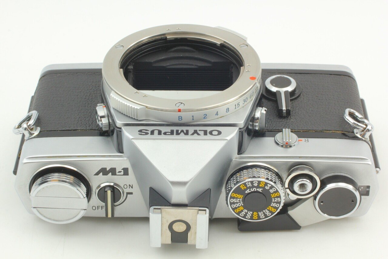 Olympus OM-1の分解｜フィルムカメラ修理のアクアカメラ