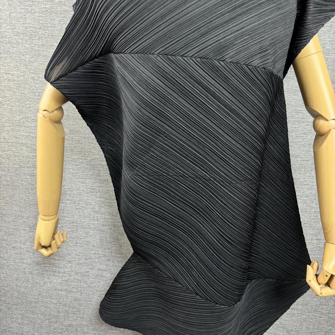 プリーツプリーズ PLEATS PLEASE イッセイミヤケ ISSEY MIYAKE 変形
