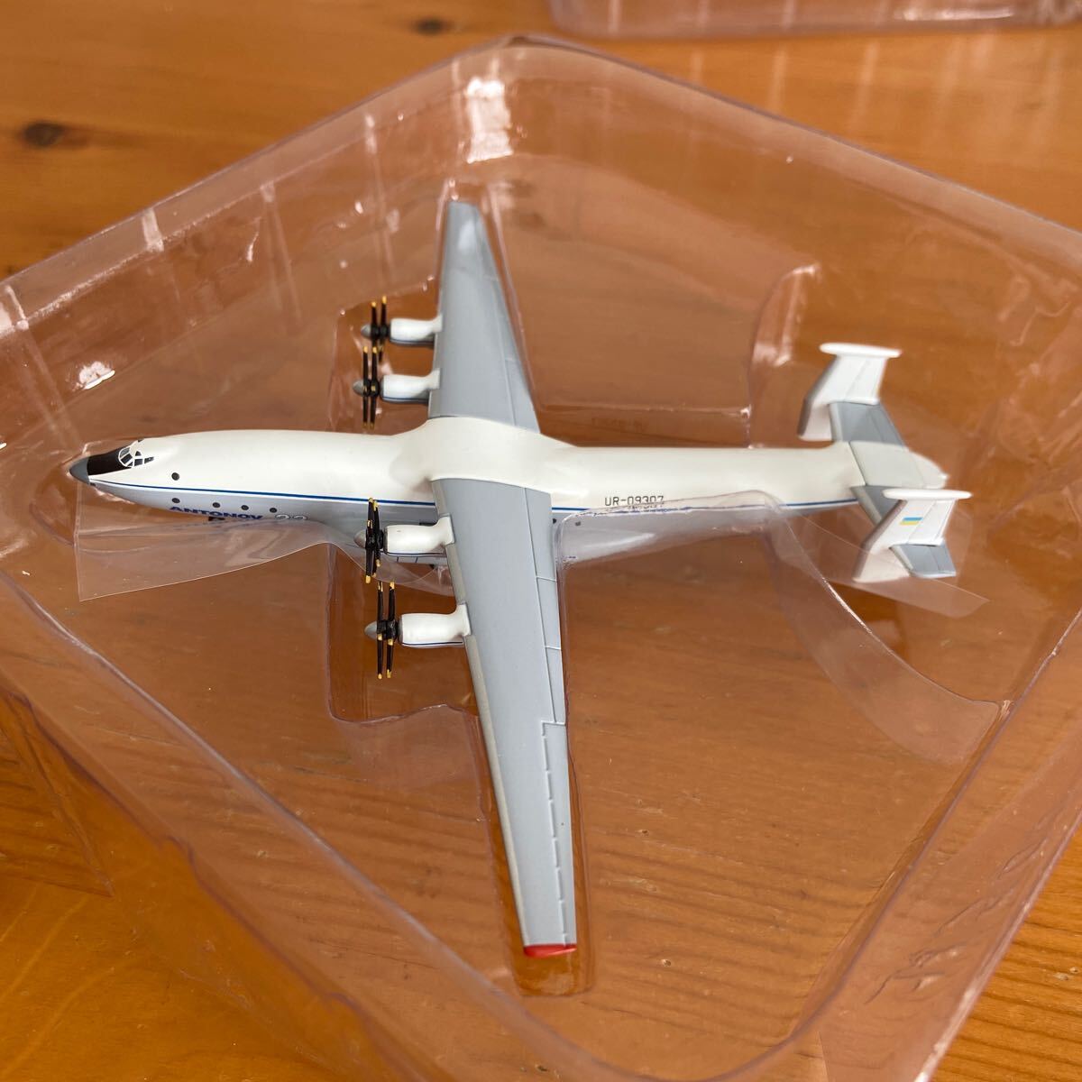Yahoo!オークション - ヘルパ AHTOHOB Antonov AN-22 Antei アントノフ