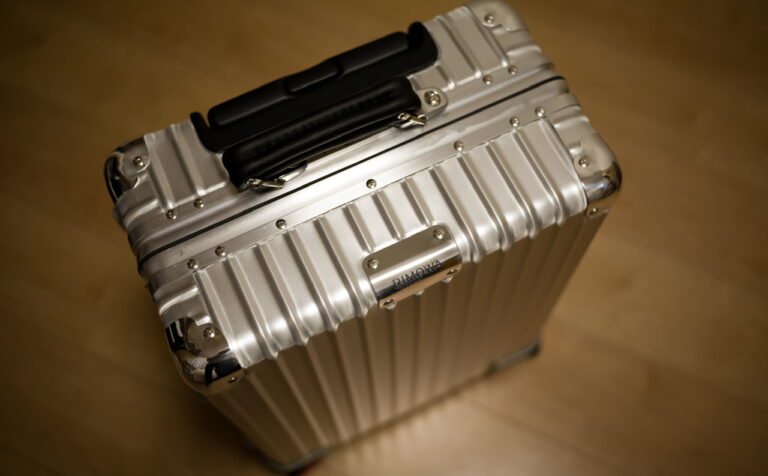 RIMOWA Classic Cabin S、機内持ち込み用のスーツケースとして