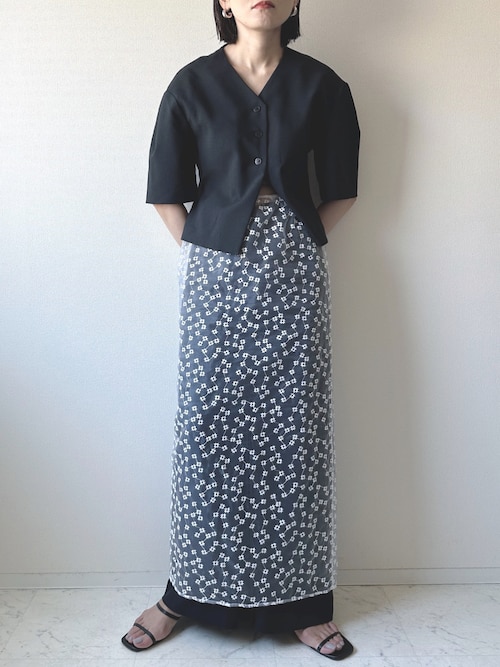 anuke（アンヌーク）の「Vneck Compact Shirts（シャツ/ブラウス