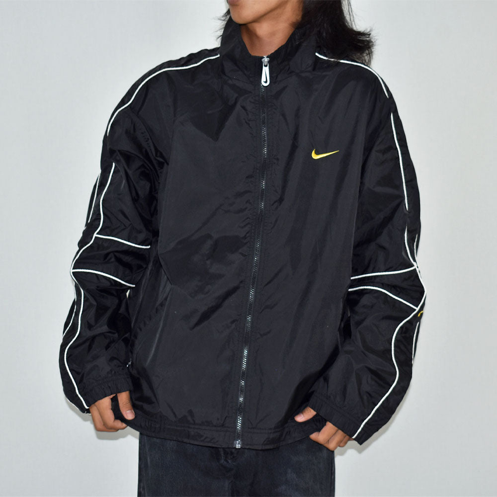 90's NIKE swoosh 刺繍ロゴ ナイロンジャケット 230814 – LABORATORY®