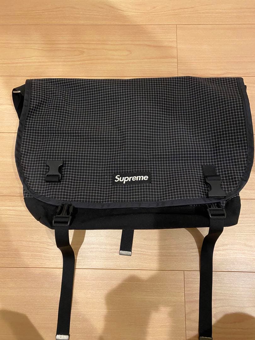 Supreme グリッドパターン　メッセンジャーバッグ　　ショルダーバッグ SS23 Supreme Field Messenger Bag - メッセンジャー バッグ (Supreme