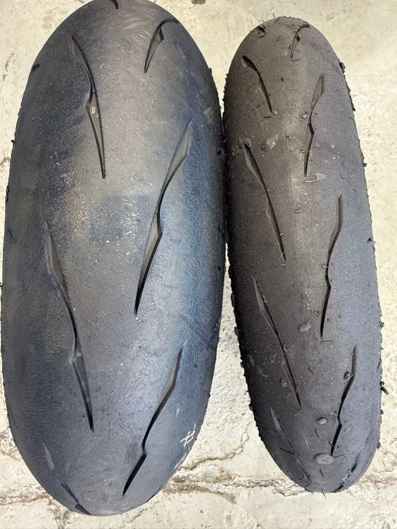 ST600 バトラックス　R11前後　使用時間45分未満　② BRIDGESTONE（ブリヂストン） R11 バトラックス レーシング ST600用