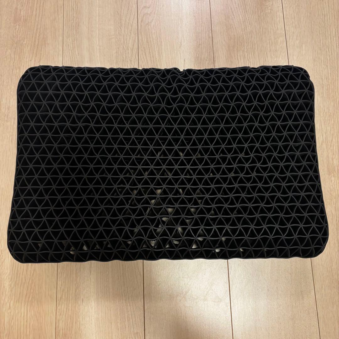 【美品】ヒツジのいらない枕 至極+枕カバー2枚付き ヒツジのいらない枕 『至極』 専用枕カバー付き 【ご注文後キャンセル