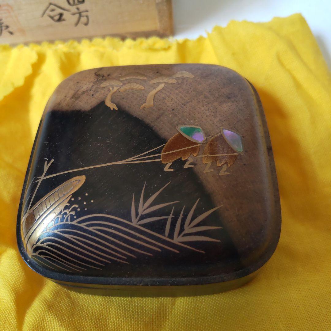 山中塗 蒔絵師 道場宗廣 作 黒柿 四方香合 曳舟 共箱 螺鈿細工 漆器 新品 和田寿峰 節分 加賀蒔絵 山中塗 鬼面 内に福文字 蓋裏朱 中棗 共箱