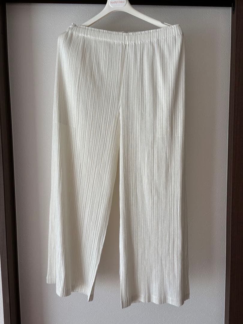 みみみさん専用PLEATS PLEASE ホワイトPP43-JF372-02 PLEATS PLEASE（プリーツ プリーズ） 良品 イッセイミヤケ