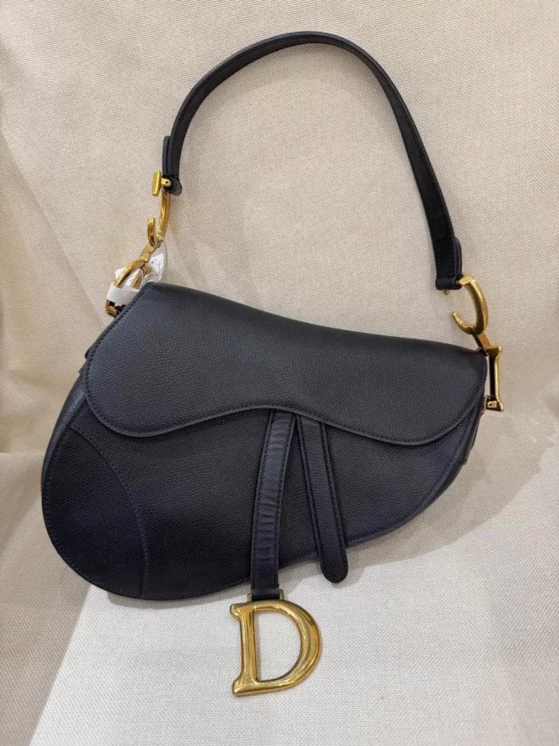 美品◎送料込み/匿名配送 ブラックレザー ショルダーバッグ Sarah μ サラミュー 撥水加工 ステアレザー ミニショルダー バッグ bn