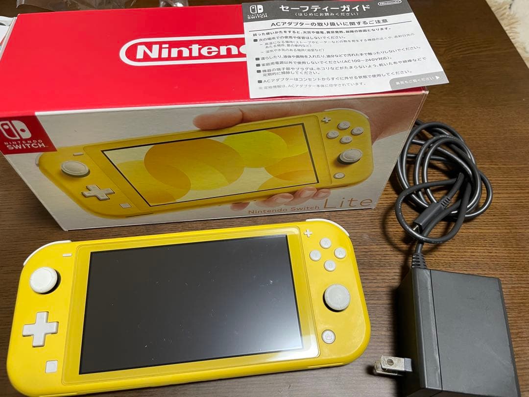 Nintendo Switch Lite イエロー（箱あり・ケースおまけ） Amazon.co.jp: 【整備済み品】 任天堂 Nintendo Switch Lite イエロー