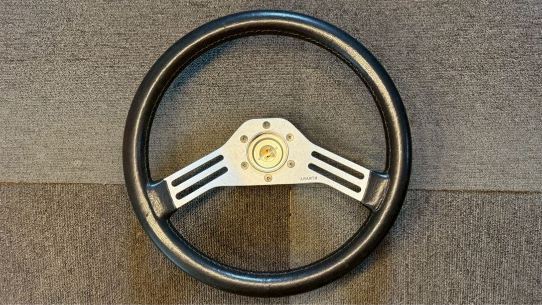 ABARTH ステアリング・ハンドル本体 クイックリリース付き！早い者勝ち！ オリジナル ステアリングスイッチ &パドル付きボス取り付け
