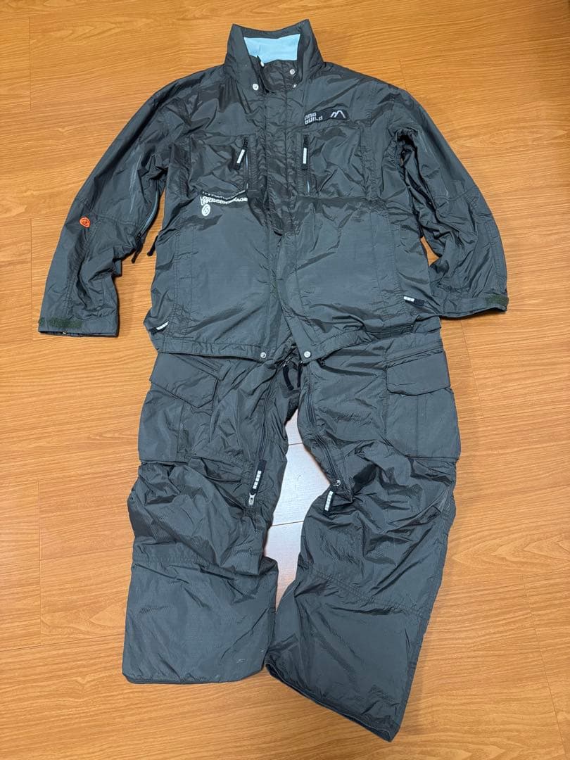 DESCENTE GUYGWG スノーボードウェア　セットアップ メンズ XL スノーボードウェア メンズ 上下セット セットアップ スキーウェア