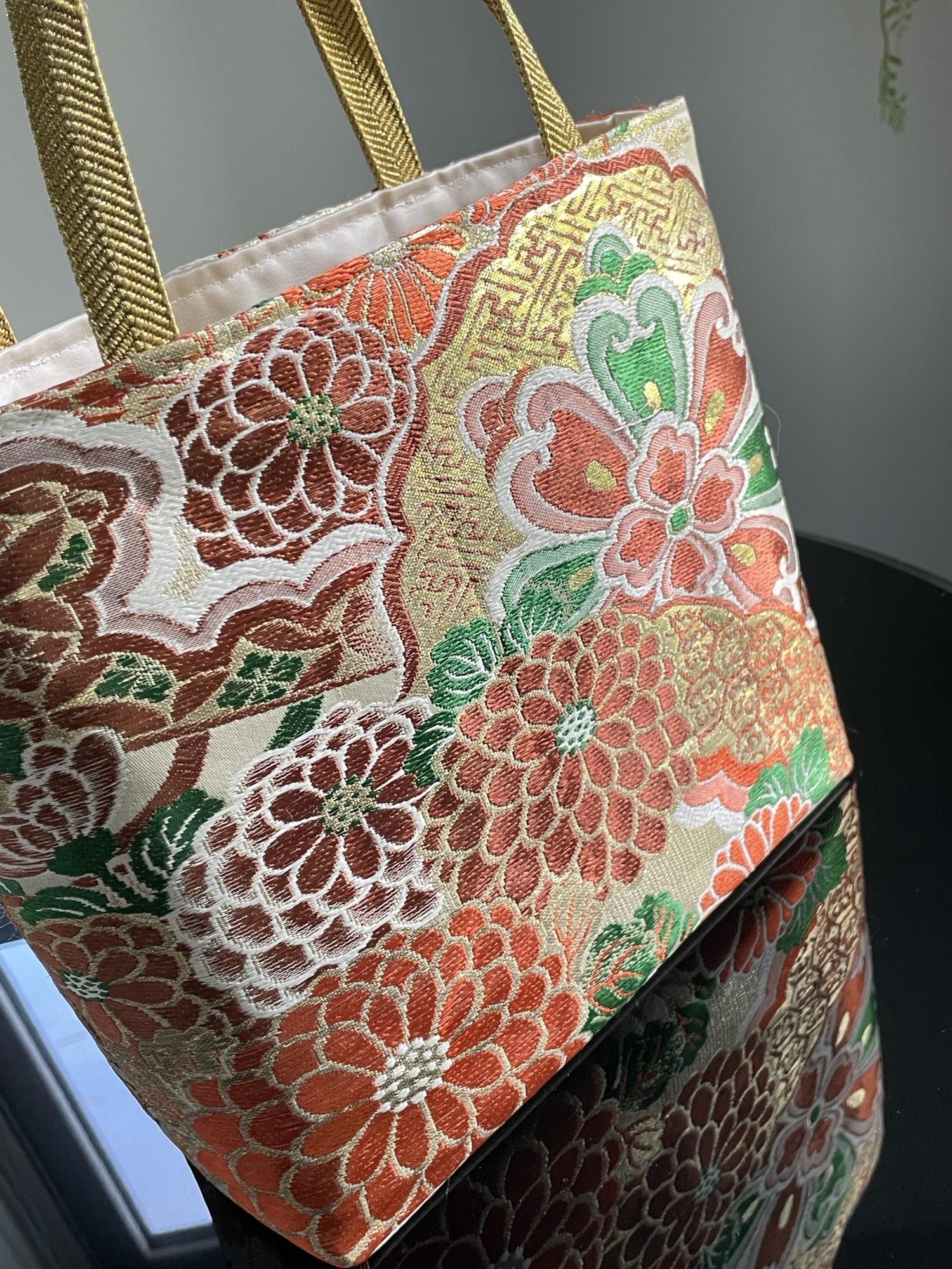 帯リメイクバッグ 鶴と菊の花 丸帯 トートバッグ 和装バッグ 帯バッグ